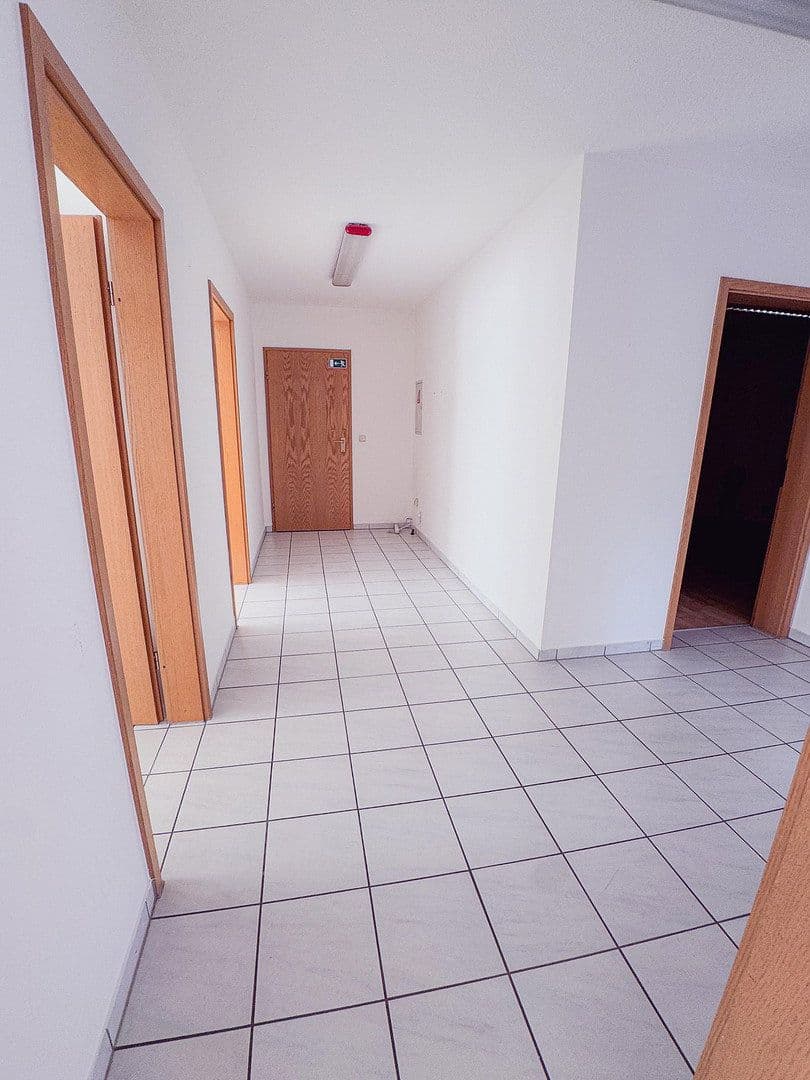 Prenájom kancelárie 103 m², Gewerbestraße 28, Cadolzburg, Bavorsko Prenájom kancelárie 103 m², Gewerbestraße 28, Cadolzburg, Bavorsko