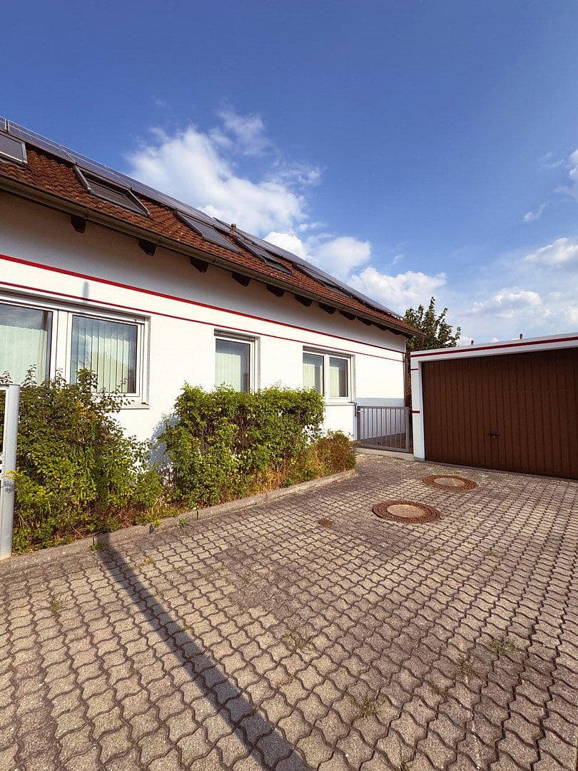 Prenájom kancelárie 103 m², Gewerbestraße 28, Cadolzburg, Bavorsko Prenájom kancelárie 103 m², Gewerbestraße 28, Cadolzburg, Bavorsko