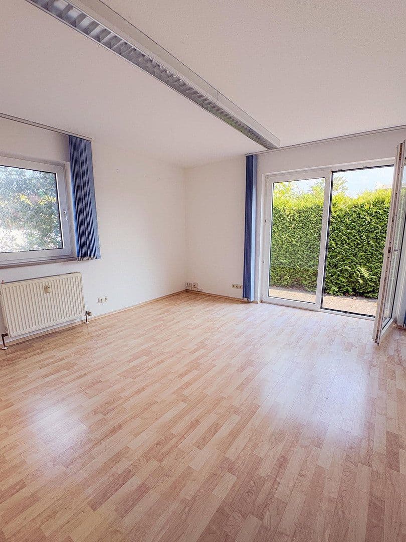Prenájom kancelárie 103 m², Gewerbestraße 28, Cadolzburg, Bavorsko Prenájom kancelárie 103 m², Gewerbestraße 28, Cadolzburg, Bavorsko