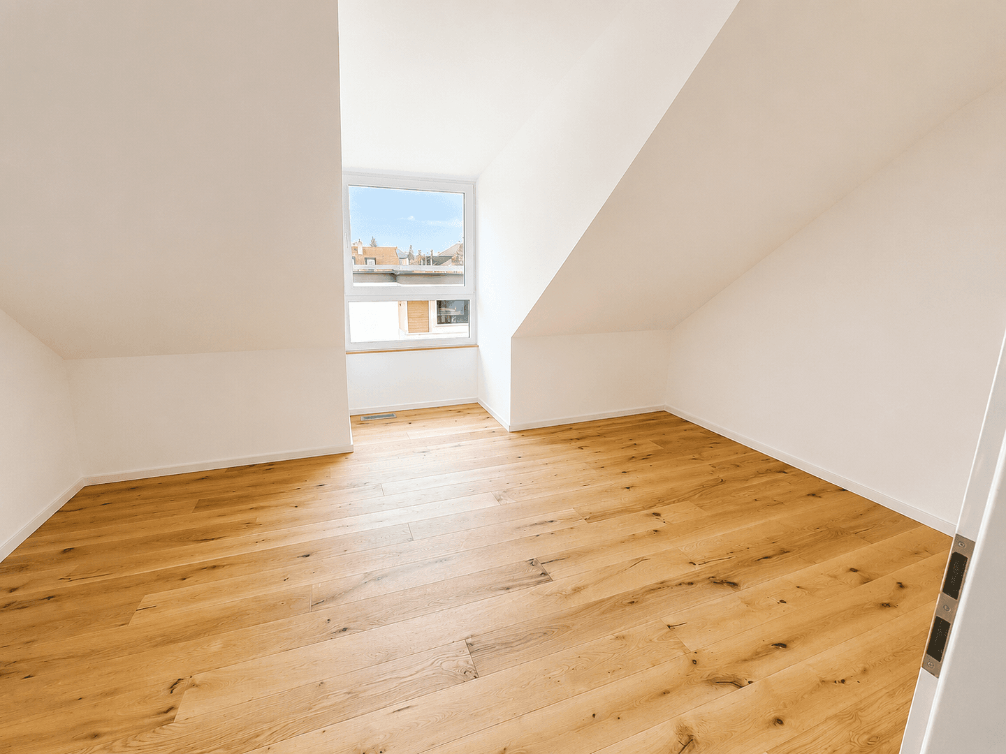 Prenájom domu 158 m², pozemok 110 m², Bauseweinallee 58f, München, Bavorsko Prenájom domu 158 m², pozemok 110 m², Bauseweinallee 58f, München, Bavorsko