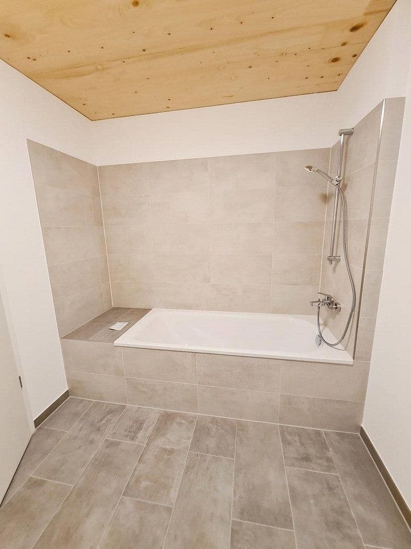 Prenájom domu 158 m², pozemok 110 m², Bauseweinallee 58f, München, Bavorsko Prenájom domu 158 m², pozemok 110 m², Bauseweinallee 58f, München, Bavorsko