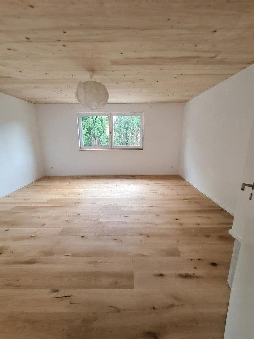 Prenájom domu 158 m², pozemok 110 m², Bauseweinallee 58f, München, Bavorsko Prenájom domu 158 m², pozemok 110 m², Bauseweinallee 58f, München, Bavorsko