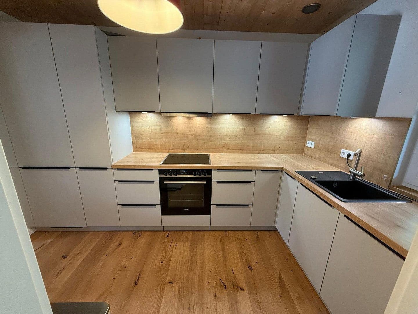 Prenájom domu 158 m², pozemok 110 m², Bauseweinallee 58f, München, Bavorsko Prenájom domu 158 m², pozemok 110 m², Bauseweinallee 58f, München, Bavorsko