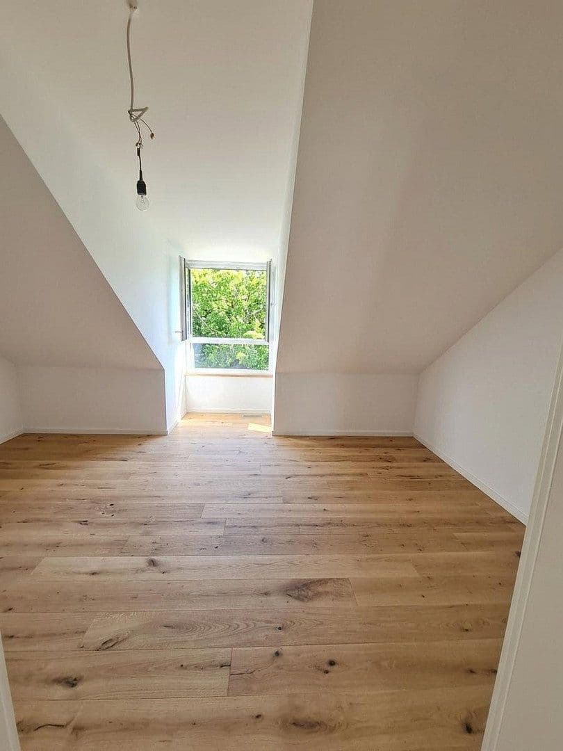 Prenájom domu 158 m², pozemok 110 m², Bauseweinallee 58f, München, Bavorsko Prenájom domu 158 m², pozemok 110 m², Bauseweinallee 58f, München, Bavorsko