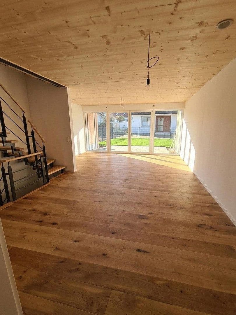Prenájom domu 158 m², pozemok 110 m², Bauseweinallee 58f, München, Bavorsko Prenájom domu 158 m², pozemok 110 m², Bauseweinallee 58f, München, Bavorsko