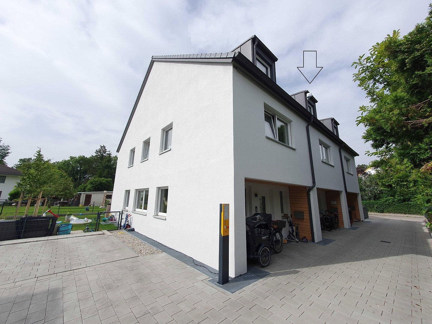 Prenájom domu 158 m², pozemok 110 m², Bauseweinallee 58f, München, Bavorsko Prenájom domu 158 m², pozemok 110 m², Bauseweinallee 58f, München, Bavorsko