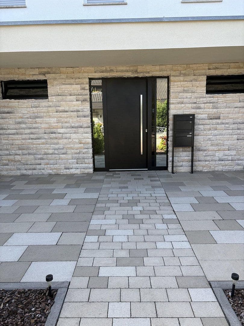 Prenájom bytu 3-izbový 95 m², Bad Rappenau, Bádensko-Wurttembersko Prenájom bytu 3-izbový 95 m², Bad Rappenau, Bádensko-Wurttembersko