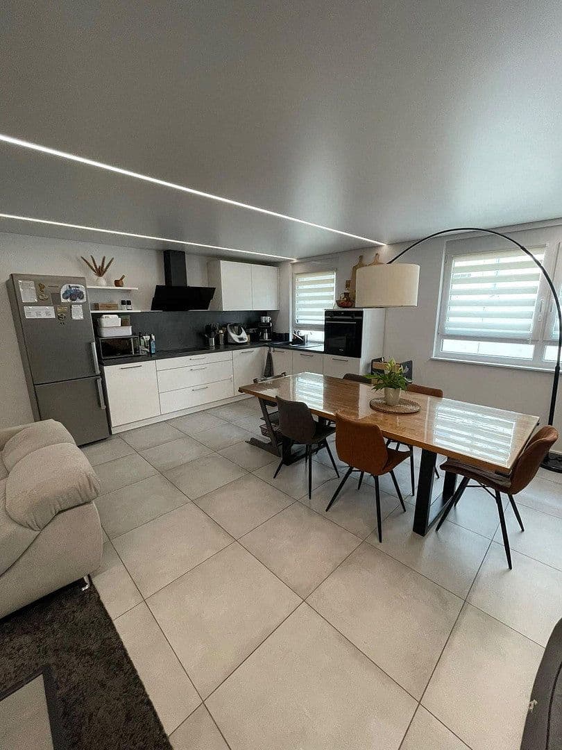 Prenájom bytu 3-izbový 95 m², Bad Rappenau, Bádensko-Wurttembersko Prenájom bytu 3-izbový 95 m², Bad Rappenau, Bádensko-Wurttembersko