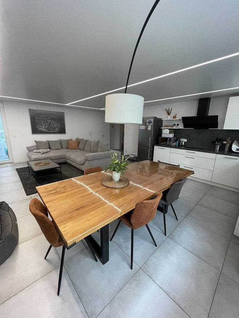 Prenájom bytu 3-izbový 95 m², Bad Rappenau, Bádensko-Wurttembersko Prenájom bytu 3-izbový 95 m², Bad Rappenau, Bádensko-Wurttembersko