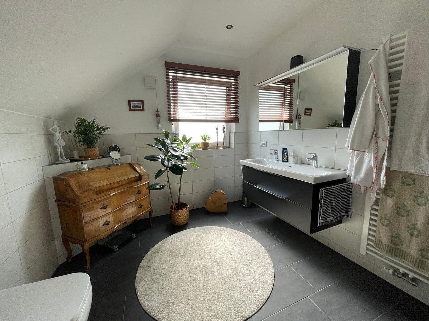 Predaj bytu 4-izbový 125 m², Weinbergstraße 7, Tegernheim, Bavorsko Predaj bytu 4-izbový 125 m², Weinbergstraße 7, Tegernheim, Bavorsko