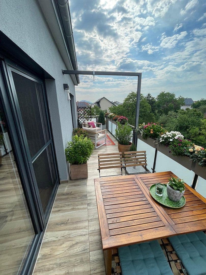 Predaj bytu 4-izbový 125 m², Weinbergstraße 7, Tegernheim, Bavorsko Predaj bytu 4-izbový 125 m², Weinbergstraße 7, Tegernheim, Bavorsko