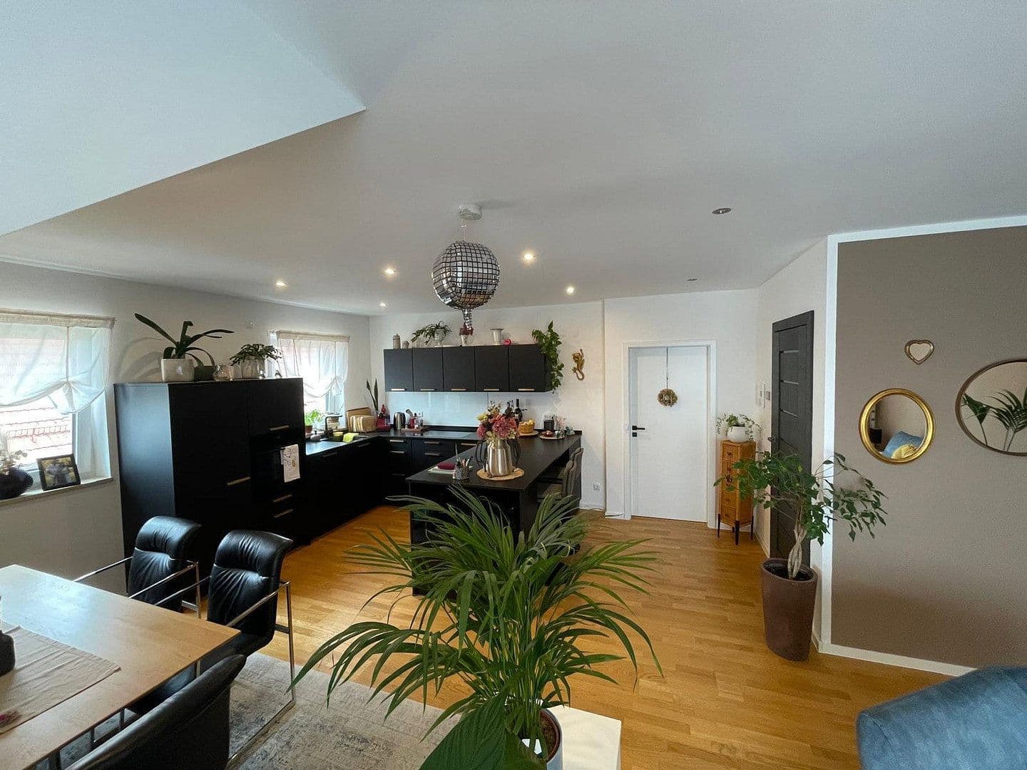 Predaj bytu 4-izbový 125 m², Weinbergstraße 7, Tegernheim, Bavorsko Predaj bytu 4-izbový 125 m², Weinbergstraße 7, Tegernheim, Bavorsko