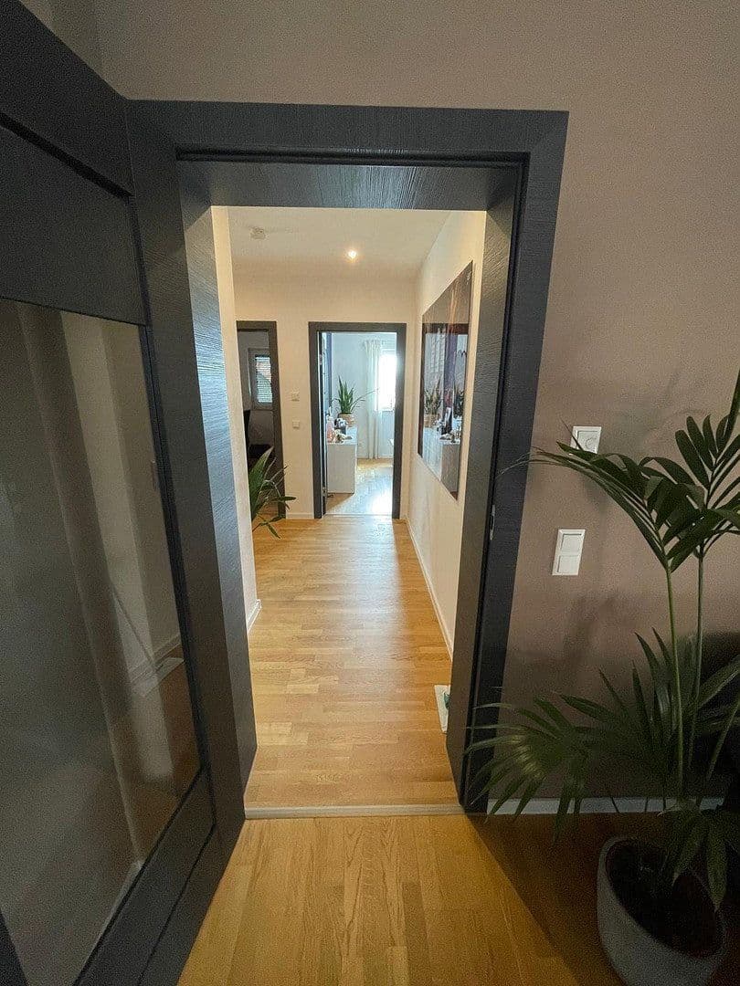 Predaj bytu 4-izbový 125 m², Weinbergstraße 7, Tegernheim, Bavorsko Predaj bytu 4-izbový 125 m², Weinbergstraße 7, Tegernheim, Bavorsko