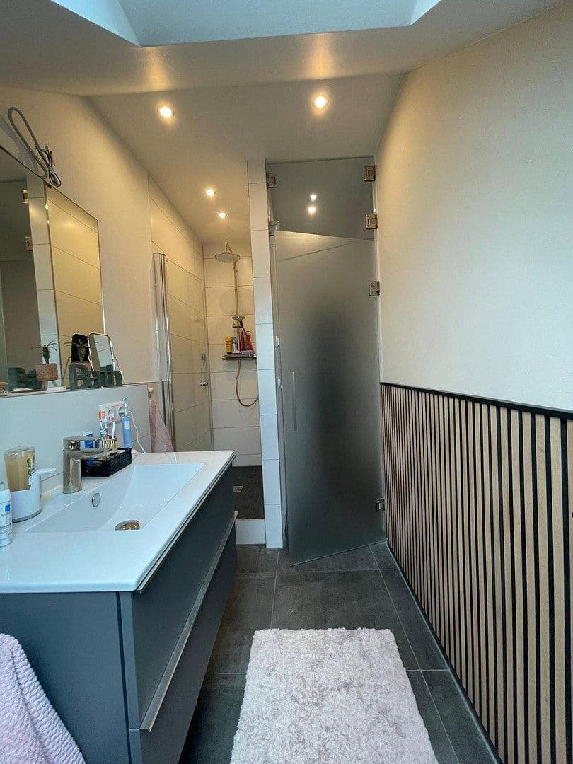Predaj bytu 4-izbový 125 m², Weinbergstraße 7, Tegernheim, Bavorsko Predaj bytu 4-izbový 125 m², Weinbergstraße 7, Tegernheim, Bavorsko