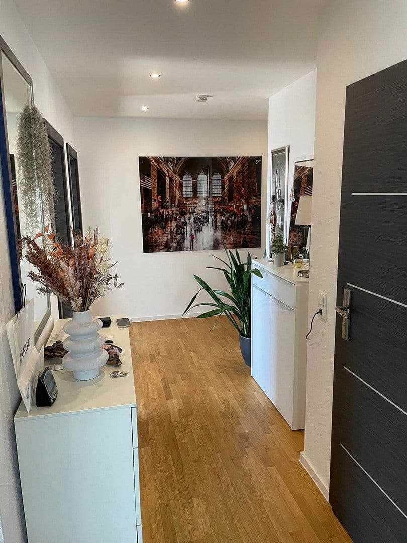 Predaj bytu 4-izbový 125 m², Weinbergstraße 7, Tegernheim, Bavorsko Predaj bytu 4-izbový 125 m², Weinbergstraße 7, Tegernheim, Bavorsko