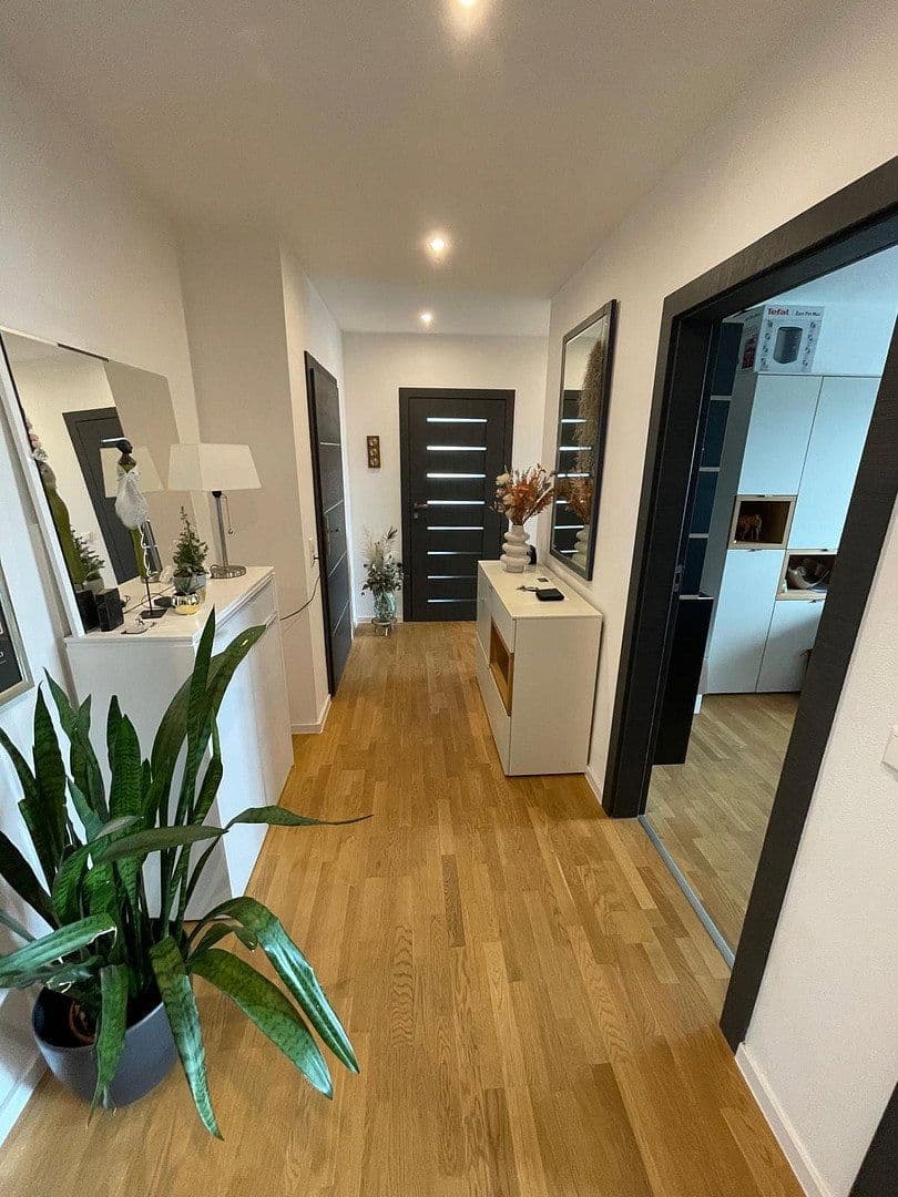 Predaj bytu 4-izbový 125 m², Weinbergstraße 7, Tegernheim, Bavorsko Predaj bytu 4-izbový 125 m², Weinbergstraße 7, Tegernheim, Bavorsko