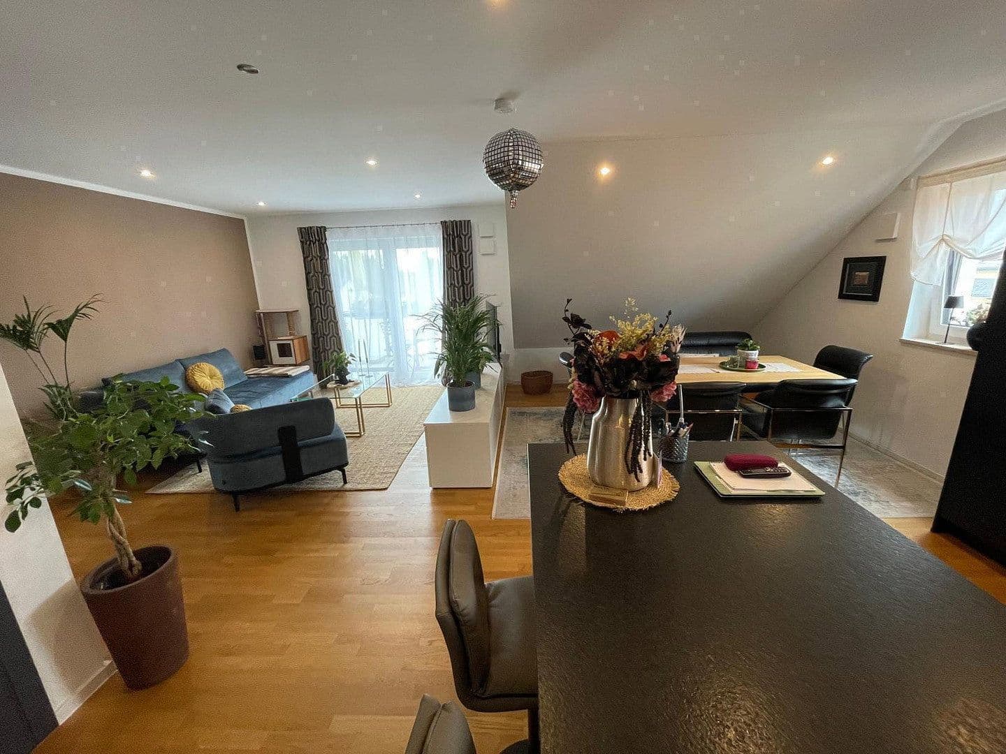 Predaj bytu 4-izbový 125 m², Weinbergstraße 7, Tegernheim, Bavorsko Predaj bytu 4-izbový 125 m², Weinbergstraße 7, Tegernheim, Bavorsko