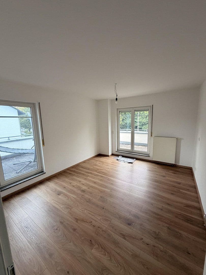 Prenájom bytu 4-izbový 108 m², Am Schlagsbach 11, Dreieich, Hesensko Prenájom bytu 4-izbový 108 m², Am Schlagsbach 11, Dreieich, Hesensko