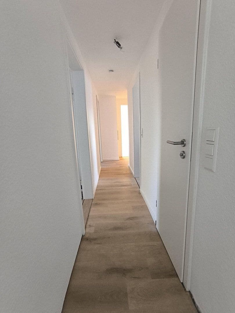 Prenájom bytu 3-izbový 65 m², Göppingen, Bádensko-Wurttembersko Prenájom bytu 3-izbový 65 m², Göppingen, Bádensko-Wurttembersko