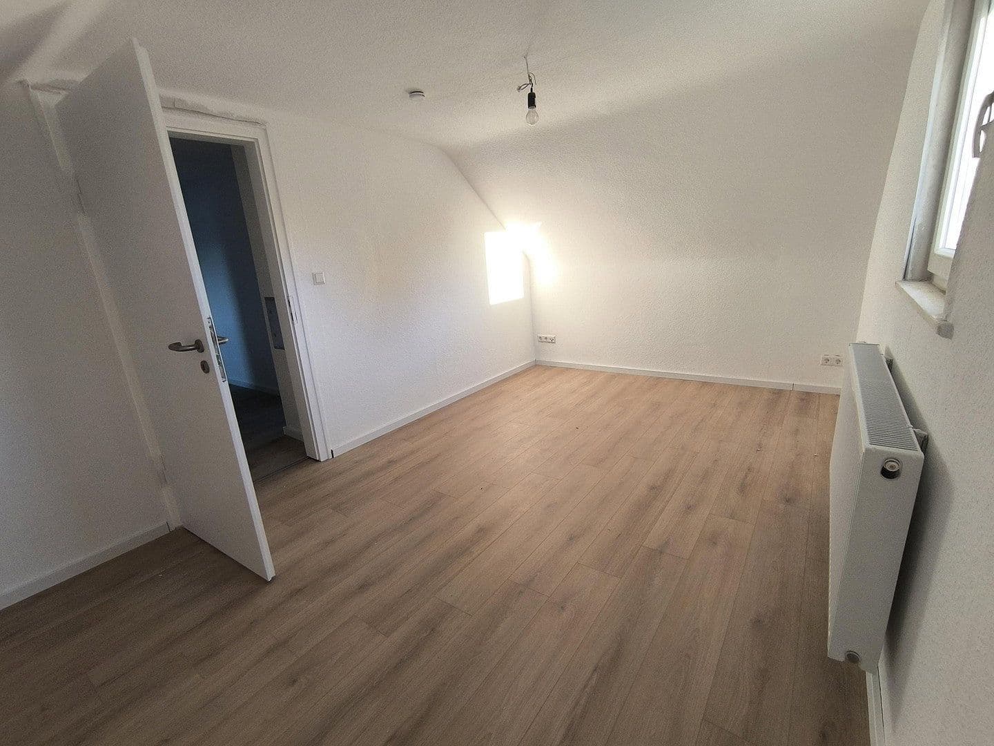 Prenájom bytu 3-izbový 65 m², Göppingen, Bádensko-Wurttembersko Prenájom bytu 3-izbový 65 m², Göppingen, Bádensko-Wurttembersko