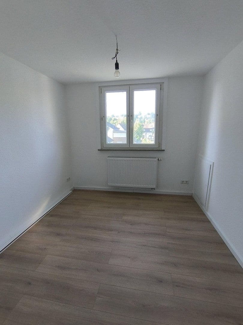 Prenájom bytu 3-izbový 65 m², Göppingen, Bádensko-Wurttembersko Prenájom bytu 3-izbový 65 m², Göppingen, Bádensko-Wurttembersko
