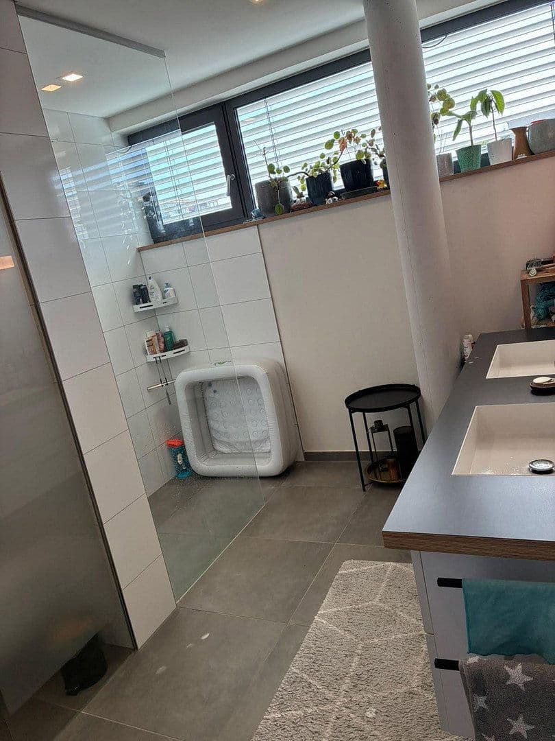 Prenájom bytu 2-izbový 75 m², Aschaffenburg, Bavorsko Prenájom bytu 2-izbový 75 m², Aschaffenburg, Bavorsko