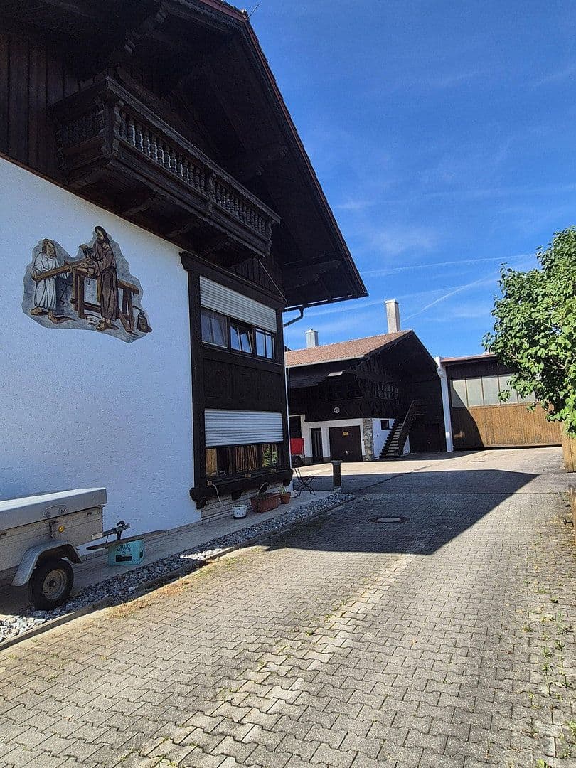 Prenájom domu 235 m², pozemok 450 m², Grafinger Str. 40, Grafing, Bavorsko Prenájom domu 235 m², pozemok 450 m², Grafinger Str. 40, Grafing, Bavorsko