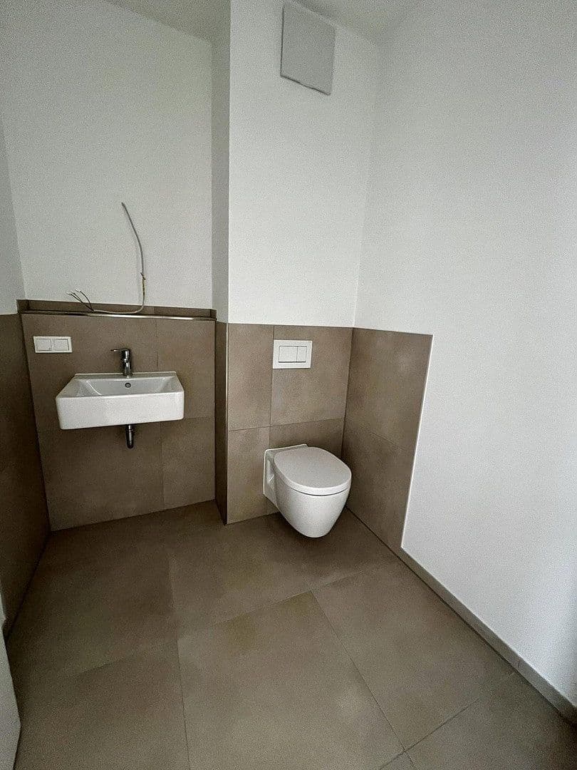 Prenájom bytu 3-izbový 95 m², Alte Str. 30, Frechen, Severné Porýnie - Westfálsko Prenájom bytu 3-izbový 95 m², Alte Str. 30, Frechen, Severné Porýnie - Westfálsko