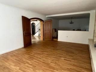 Predaj domu 410 m², pozemok 1.100 m², Korntal-Münchingen, Bádensko-Wurttembersko Predaj domu 410 m², pozemok 1.100 m², Korntal-Münchingen, Bádensko-Wurttembersko