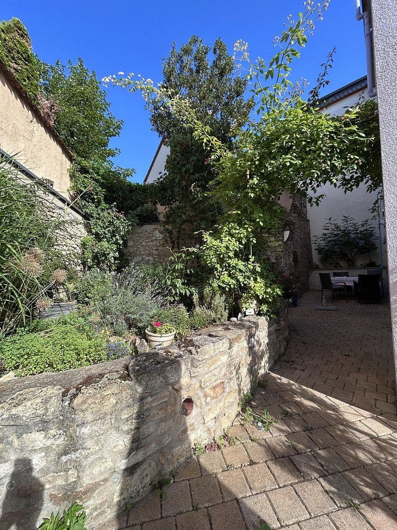 Predaj domu 188 m², pozemok 250 m², Gau-Algesheim, Porýnie-Falcko Predaj domu 188 m², pozemok 250 m², Gau-Algesheim, Porýnie-Falcko