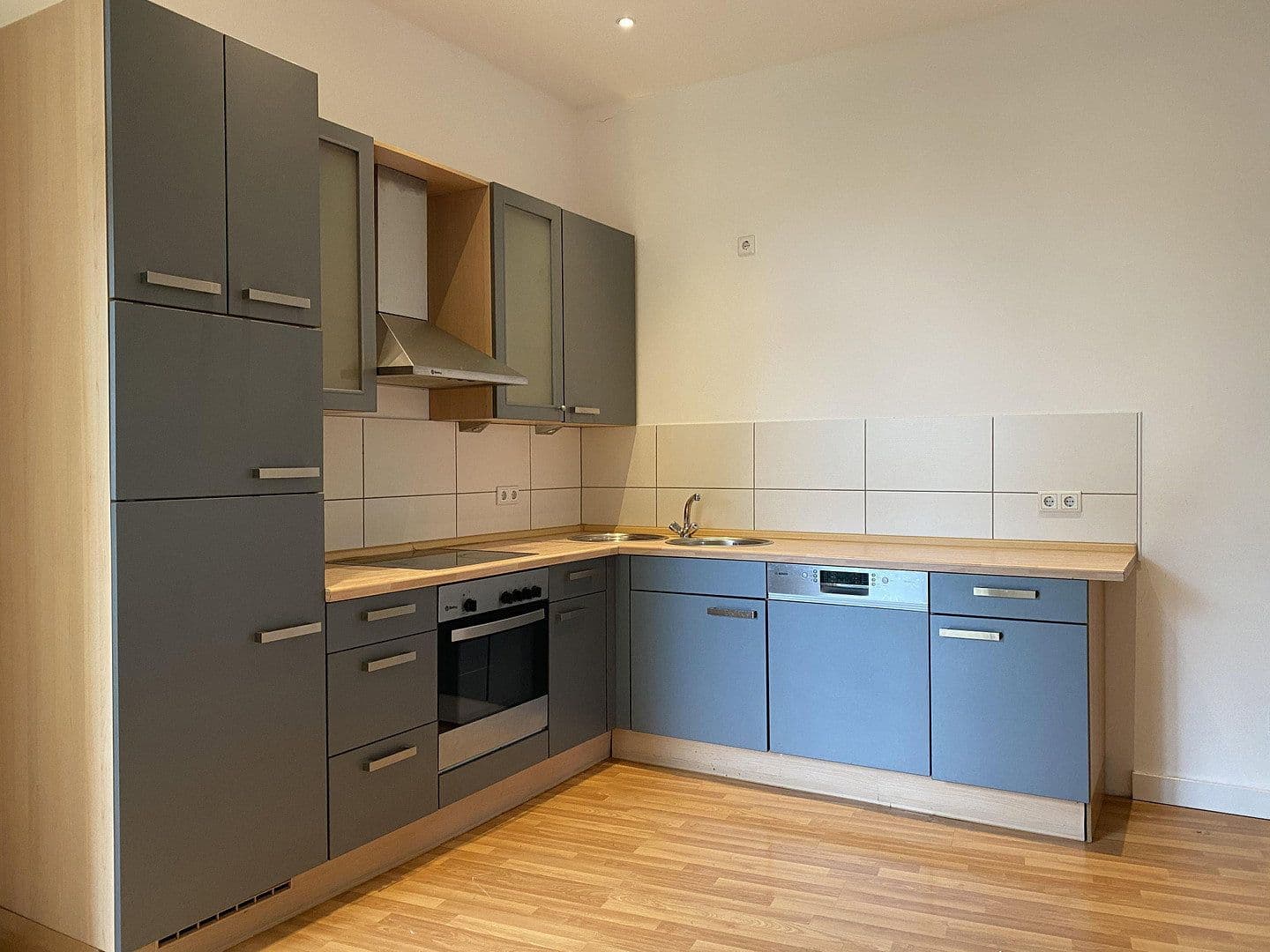 Prenájom bytu 4-izbový 108 m², Steinbrinkstraße 105, Oberhausen, Severné Porýnie - Westfálsko Prenájom bytu 4-izbový 108 m², Steinbrinkstraße 105, Oberhausen, Severné Porýnie - Westfálsko
