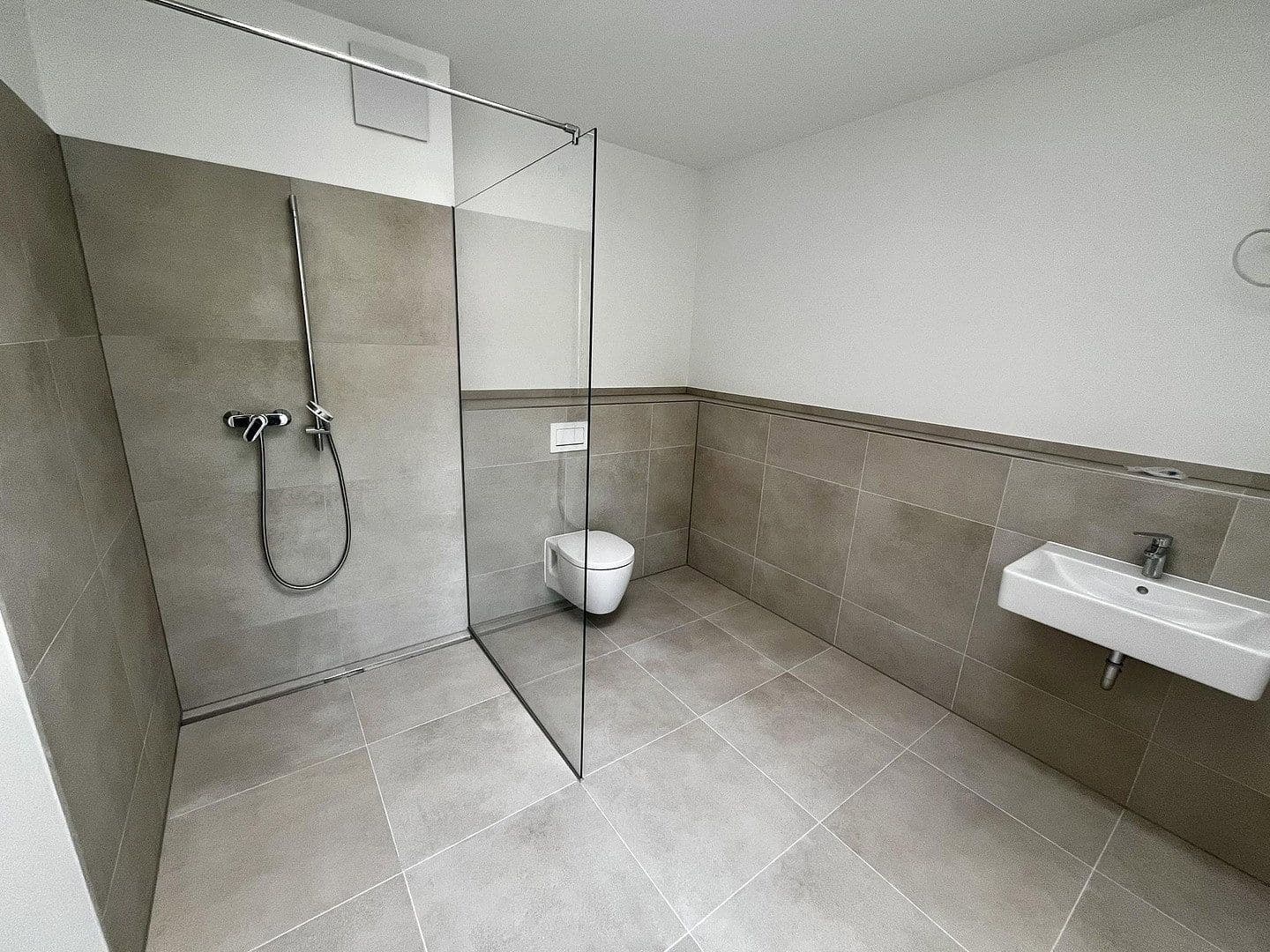 Prenájom bytu 3-izbový 135 m², Alte Str. 12, Frechen, Severné Porýnie - Westfálsko Prenájom bytu 3-izbový 135 m², Alte Str. 12, Frechen, Severné Porýnie - Westfálsko