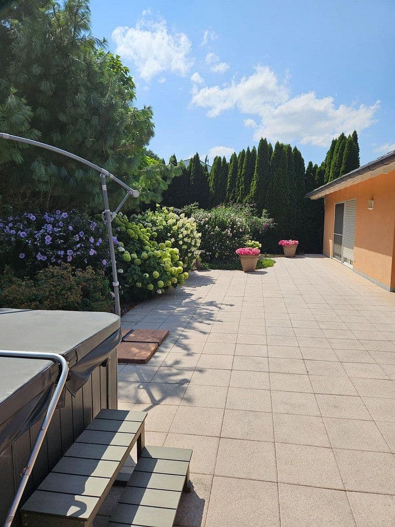 Predaj domu 215 m², pozemok 1.339 m², Kirchberg an der Iller, Bádensko-Wurttembersko Predaj domu 215 m², pozemok 1.339 m², Kirchberg an der Iller, Bádensko-Wurttembersko