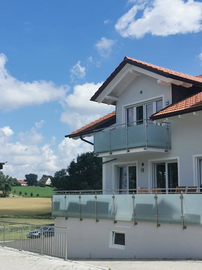 Prenájom bytu 4-izbový 145 m², Wiesham 3d, Grafing, Bavorsko Prenájom bytu 4-izbový 145 m², Wiesham 3d, Grafing, Bavorsko