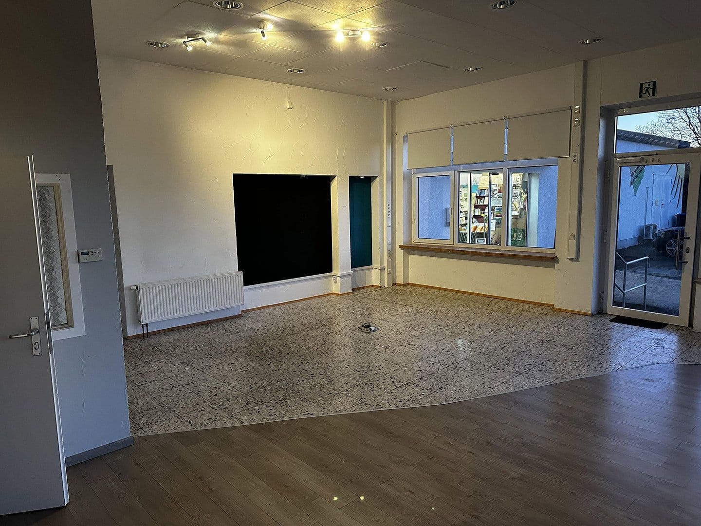 Prenájom kancelárie 124 m², Alte Landstraße 18, Ebsdorfergrund, Hesensko Prenájom kancelárie 124 m², Alte Landstraße 18, Ebsdorfergrund, Hesensko