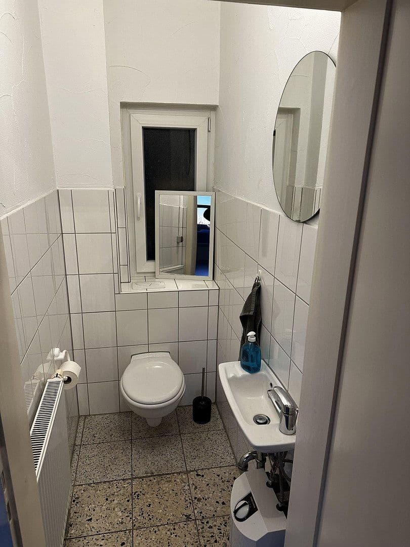 Prenájom kancelárie 124 m², Alte Landstraße 18, Ebsdorfergrund, Hesensko Prenájom kancelárie 124 m², Alte Landstraße 18, Ebsdorfergrund, Hesensko