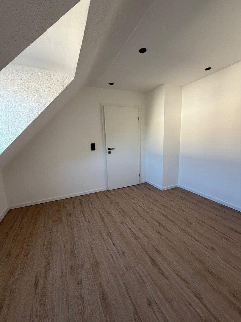 Predaj domu 100 m², pozemok 500 m², Saarbrücken, Sársko Predaj domu 100 m², pozemok 500 m², Saarbrücken, Sársko