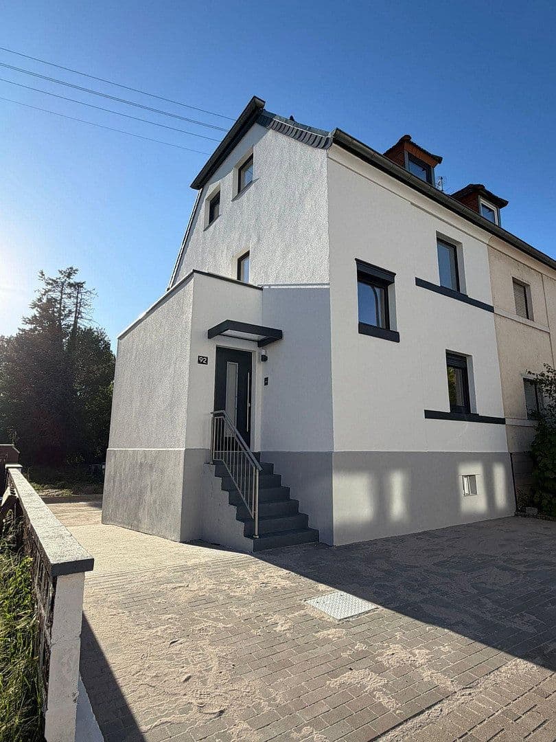 Predaj domu 100 m², pozemok 500 m², Saarbrücken, Sársko Predaj domu 100 m², pozemok 500 m², Saarbrücken, Sársko