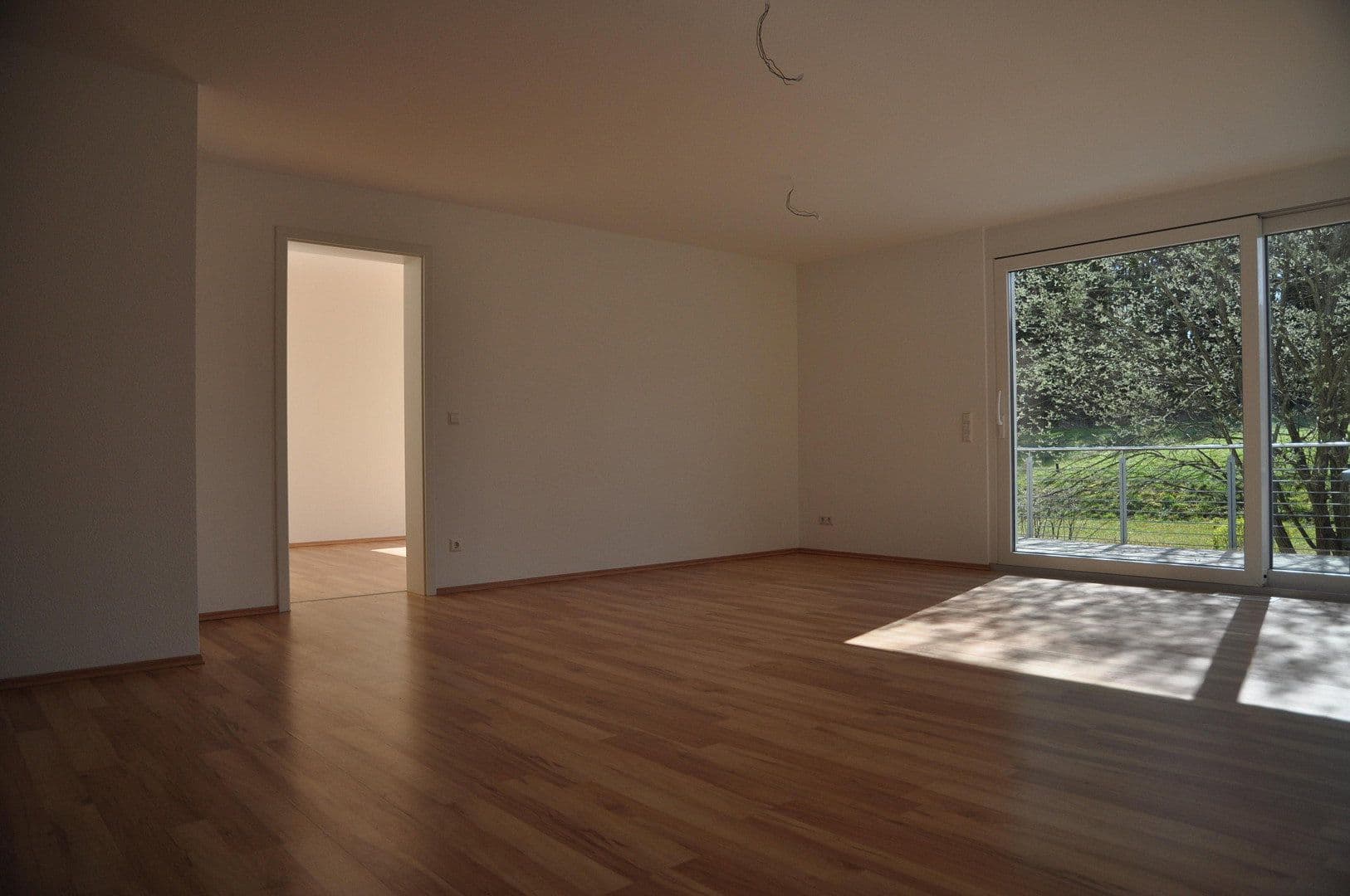 Prenájom bytu 4-izbový 123 m², Aldingen, Bádensko-Wurttembersko Prenájom bytu 4-izbový 123 m², Aldingen, Bádensko-Wurttembersko