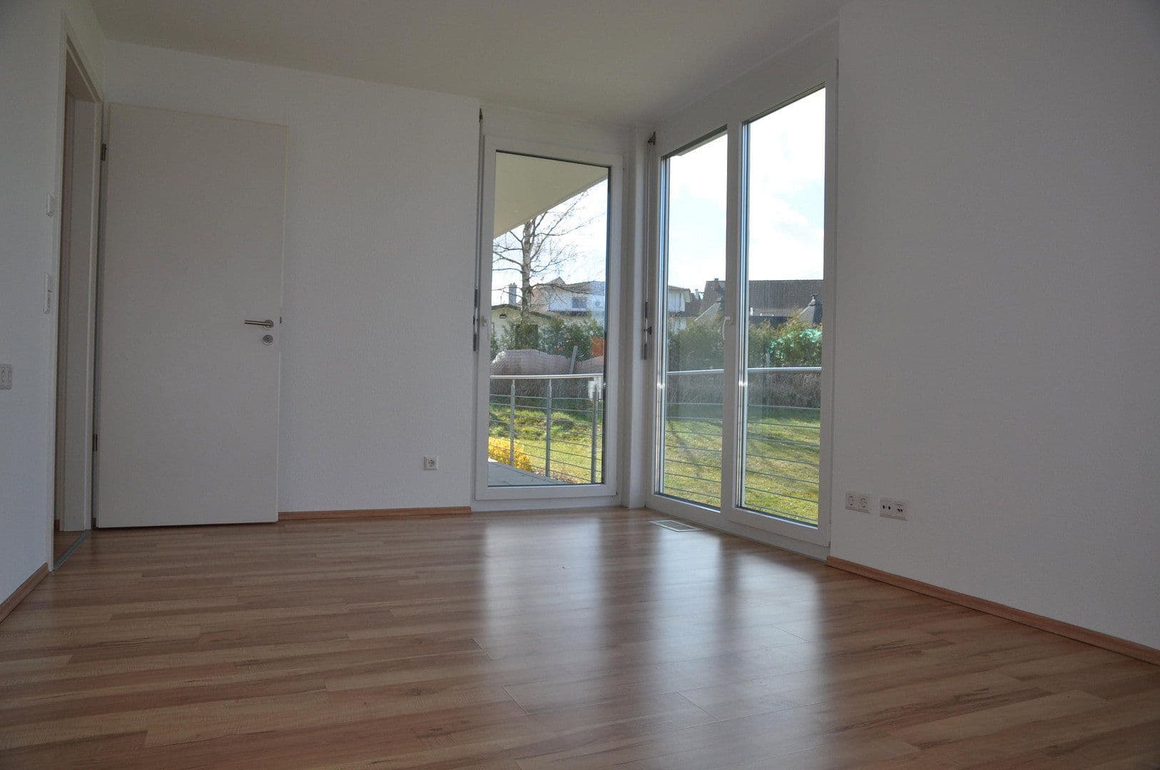 Prenájom bytu 4-izbový 123 m², Aldingen, Bádensko-Wurttembersko Prenájom bytu 4-izbový 123 m², Aldingen, Bádensko-Wurttembersko