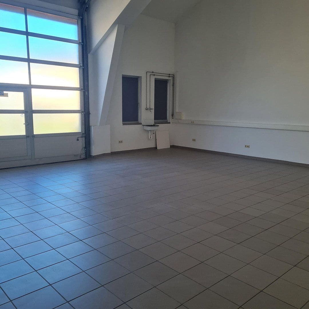 Prenájom nebytového priestoru 210 m², Kahl am Main, Bavorsko Prenájom nebytového priestoru 210 m², Kahl am Main, Bavorsko