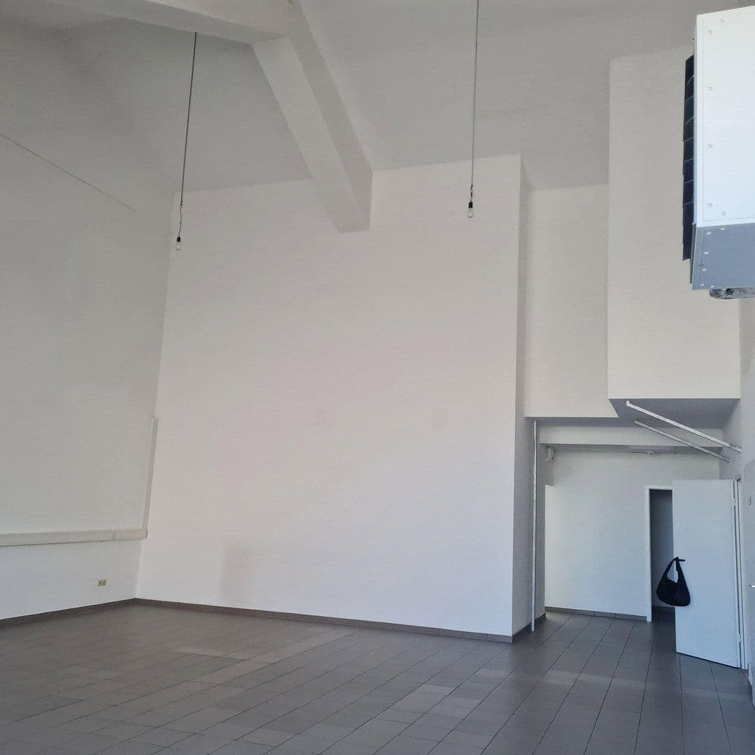 Prenájom nebytového priestoru 210 m², Kahl am Main, Bavorsko Prenájom nebytového priestoru 210 m², Kahl am Main, Bavorsko