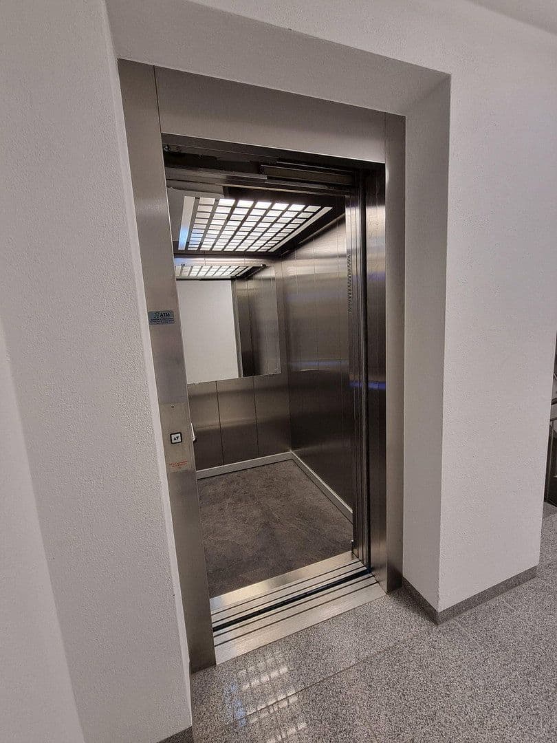 Prenájom bytu 3-izbový 96 m², Rosenheimer Str. 31, Grafing, Bavorsko Prenájom bytu 3-izbový 96 m², Rosenheimer Str. 31, Grafing, Bavorsko