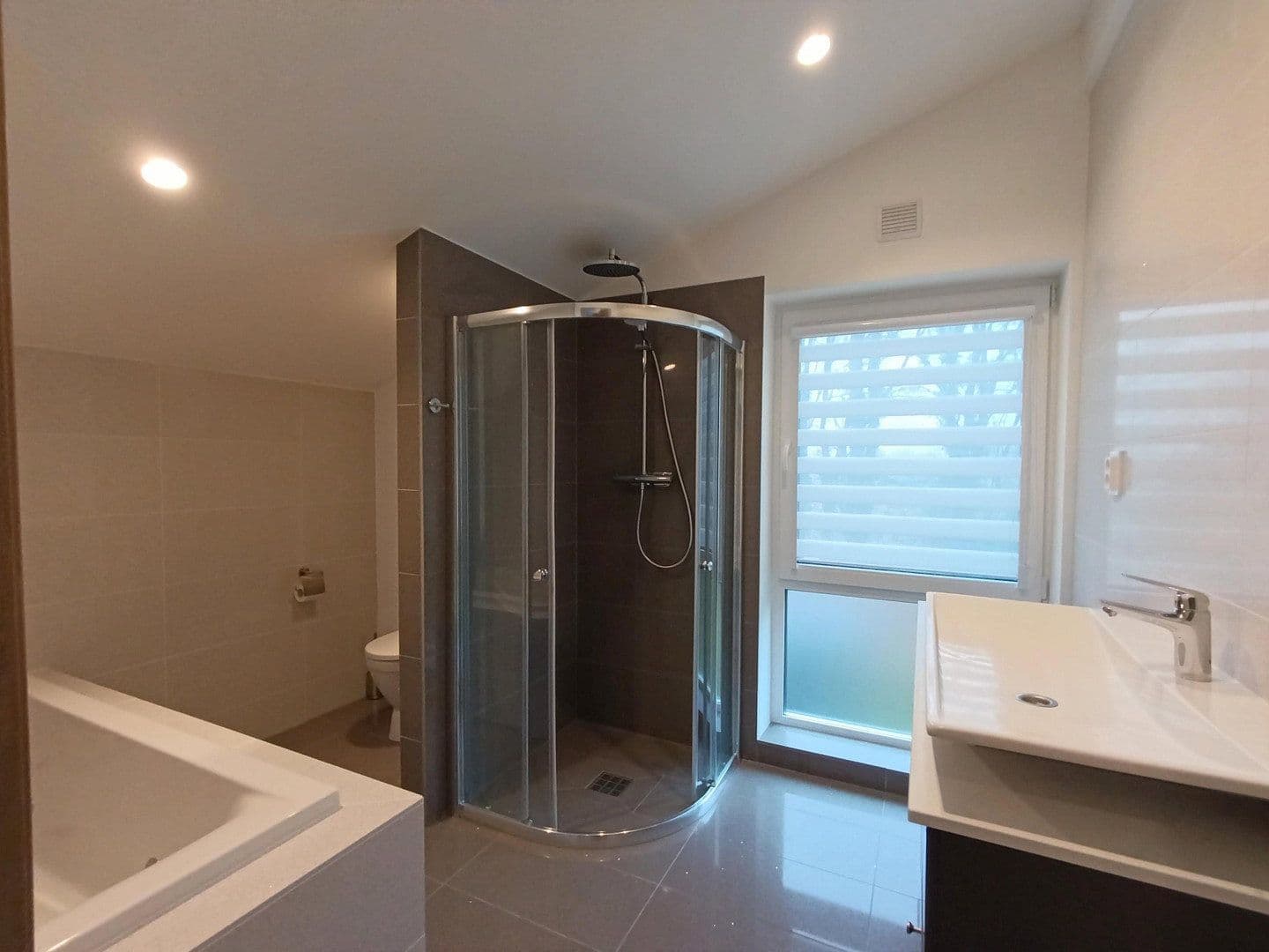Predaj domu 150 m², pozemok 420 m², Steinbergskamp 3B, Basdahl, Dolné Sasko Predaj domu 150 m², pozemok 420 m², Steinbergskamp 3B, Basdahl, Dolné Sasko