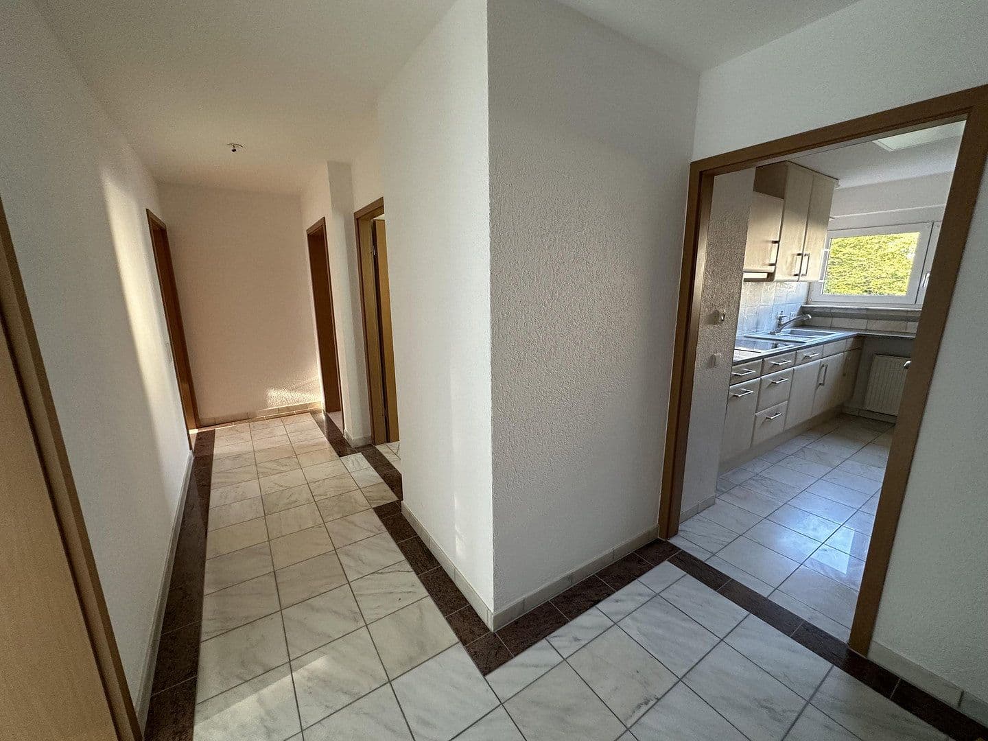 Prenájom bytu 3-izbový 77 m², Nürtingen, Bádensko-Wurttembersko Prenájom bytu 3-izbový 77 m², Nürtingen, Bádensko-Wurttembersko