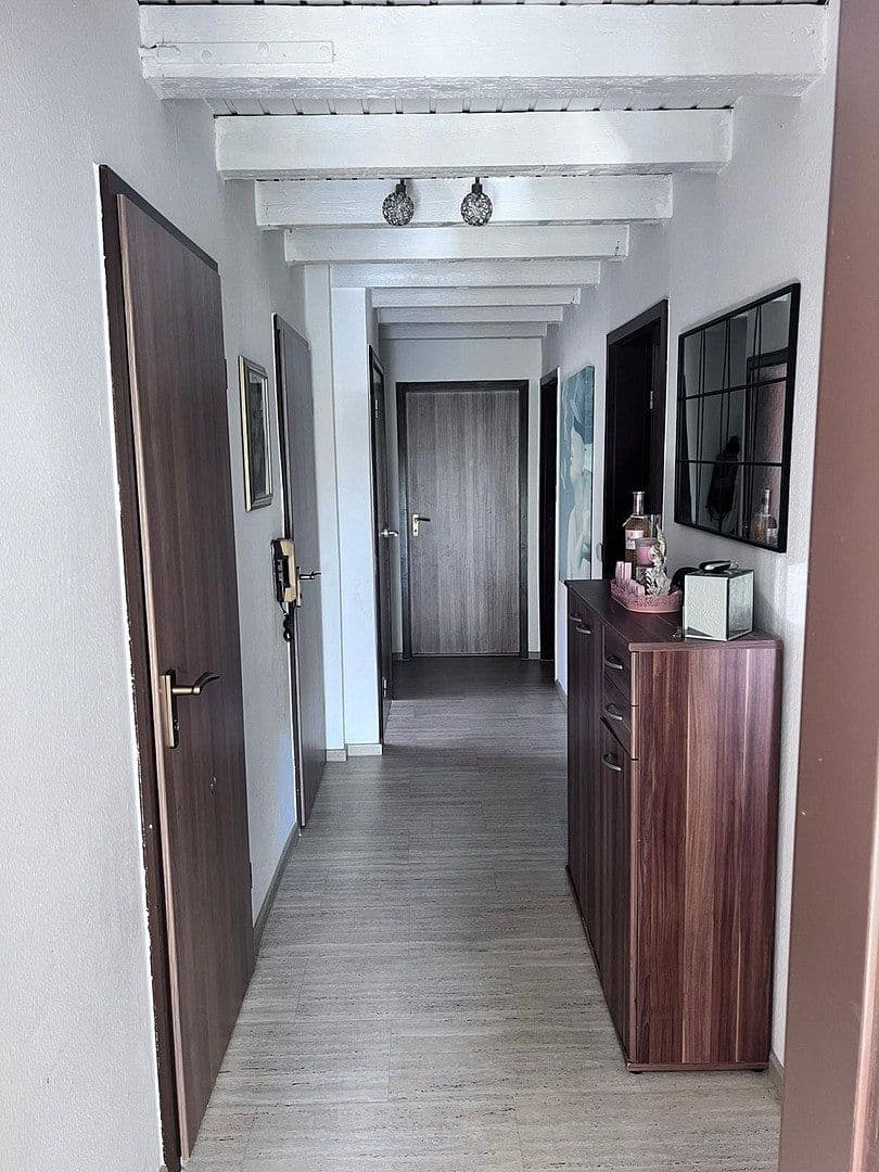 Prenájom bytu 4-izbový 82 m², Neckartenzlingen, Bádensko-Wurttembersko Prenájom bytu 4-izbový 82 m², Neckartenzlingen, Bádensko-Wurttembersko