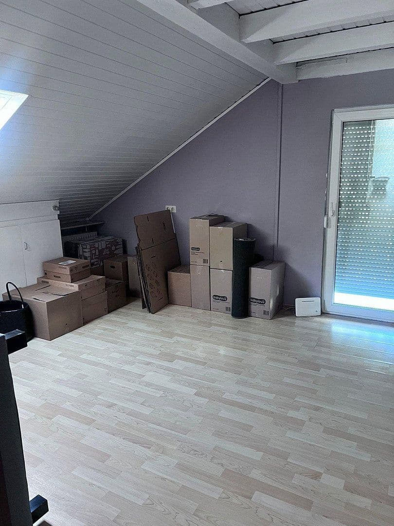 Prenájom bytu 4-izbový 82 m², Neckartenzlingen, Bádensko-Wurttembersko Prenájom bytu 4-izbový 82 m², Neckartenzlingen, Bádensko-Wurttembersko