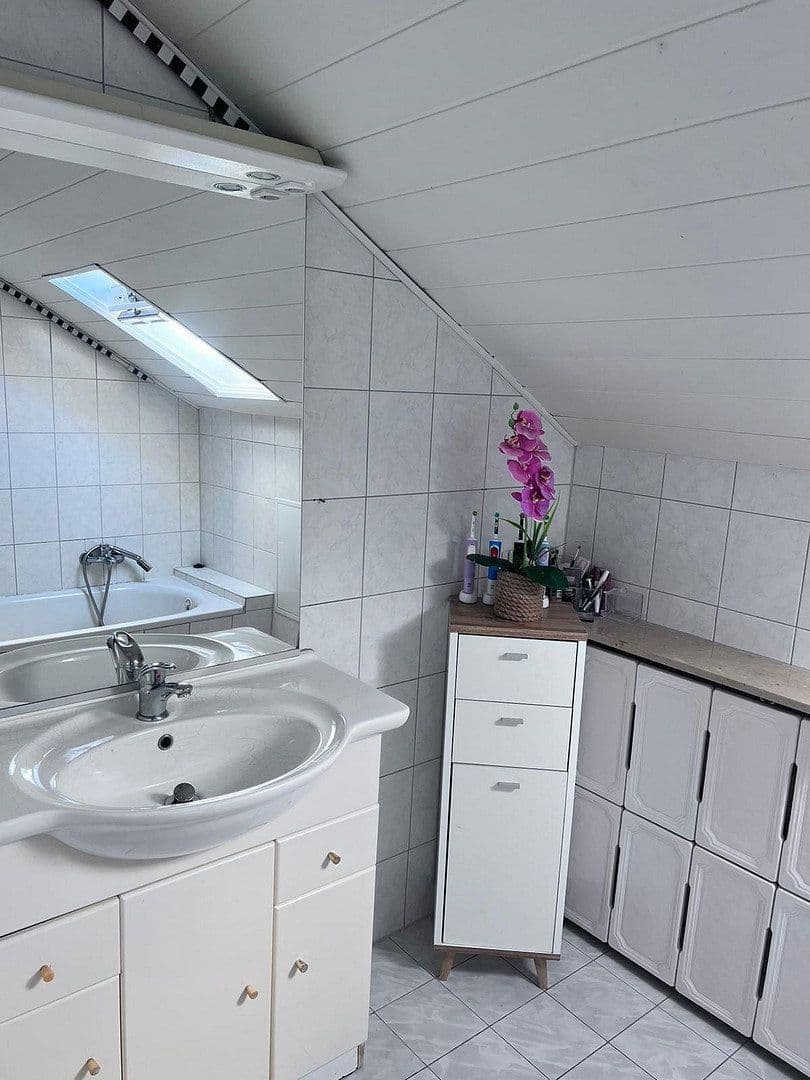 Prenájom bytu 4-izbový 82 m², Neckartenzlingen, Bádensko-Wurttembersko Prenájom bytu 4-izbový 82 m², Neckartenzlingen, Bádensko-Wurttembersko