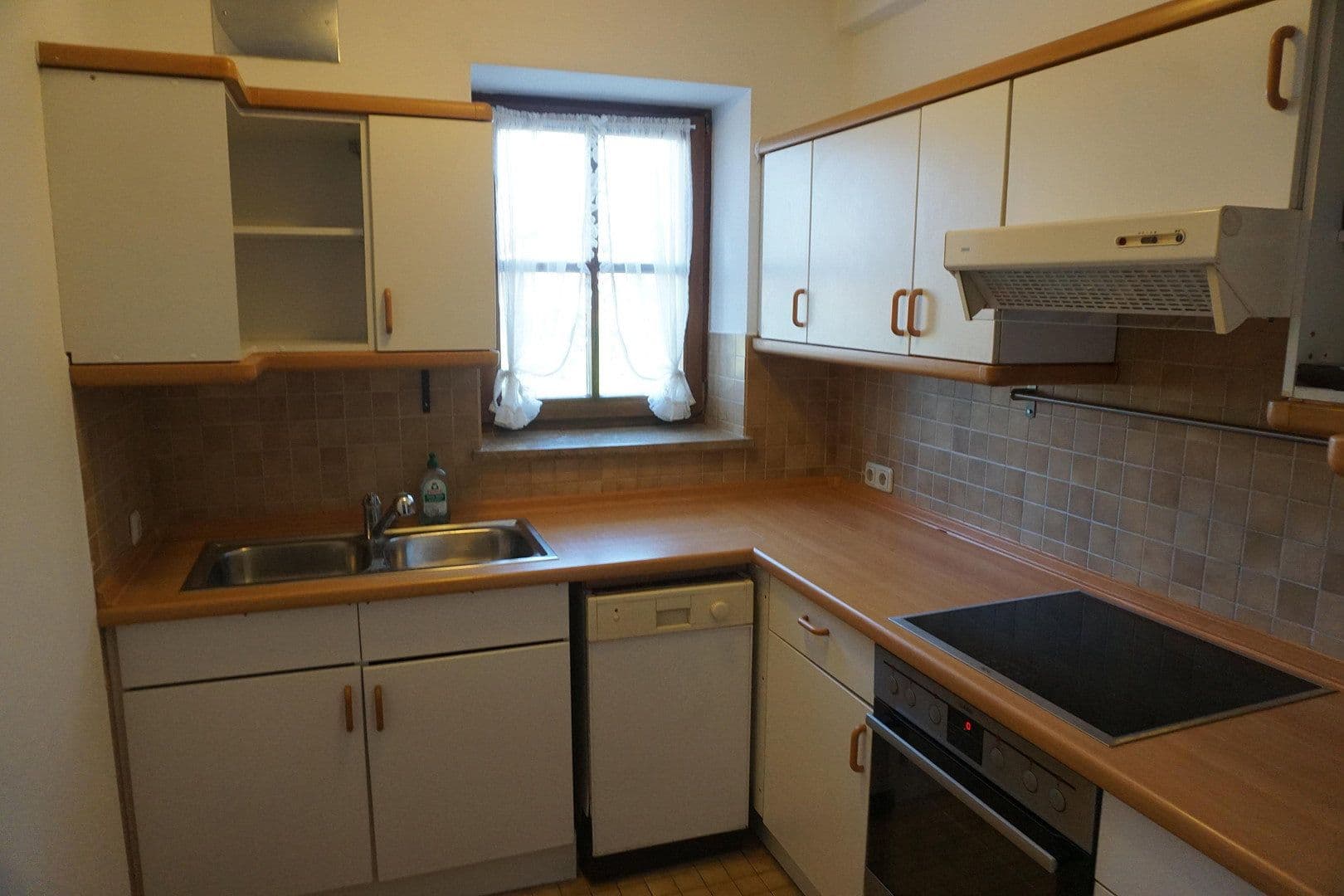 Predaj domu 300 m², pozemok 931 m², Huglfing, Bavorsko Predaj domu 300 m², pozemok 931 m², Huglfing, Bavorsko