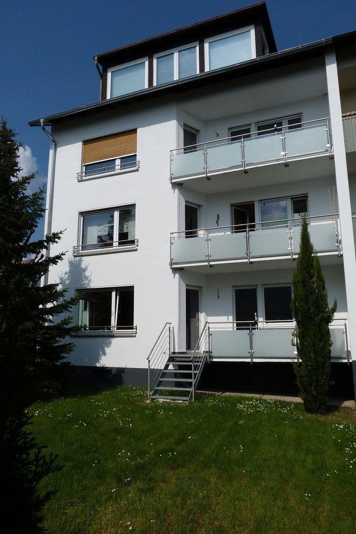 Predaj domu 283 m², pozemok 460 m², Münzenburgstraße 8, Oberursel (Taunus), Hesensko Predaj domu 283 m², pozemok 460 m², Münzenburgstraße 8, Oberursel (Taunus), Hesensko
